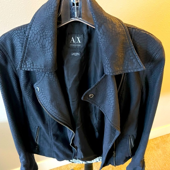 A/X suede Jacket slightly worn - Picture 5 of 8